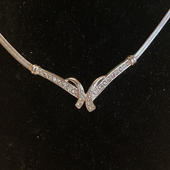 🌸NIB AVON Classic 3 Piece Gift Set - Picture 3 of 17